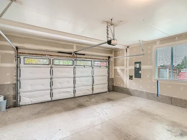 945 NW Joy Ave — Photo 23