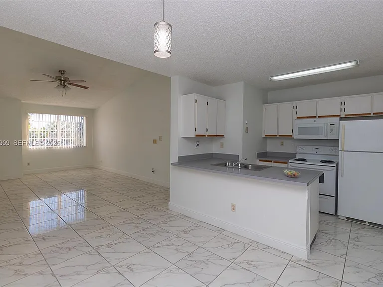 18304 NW 68th Ave #L — Photo 6