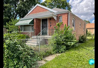 2252 W 71st St photo 1