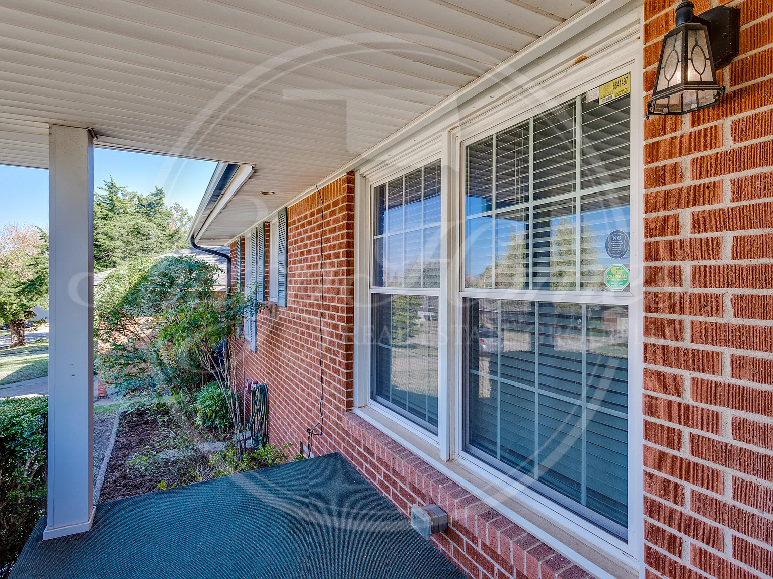 3 bed, 1004 sqft, $1,525 — Photo 3