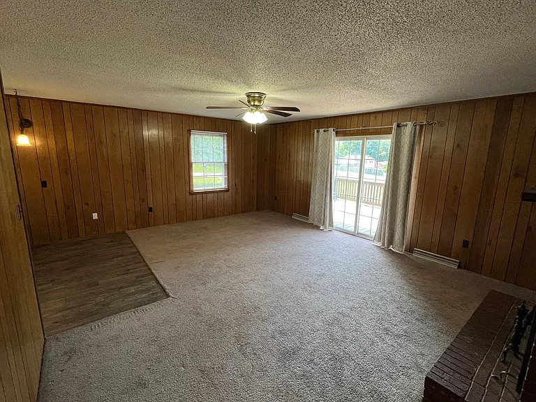 370 Farmbrooke Ln — Photo 11