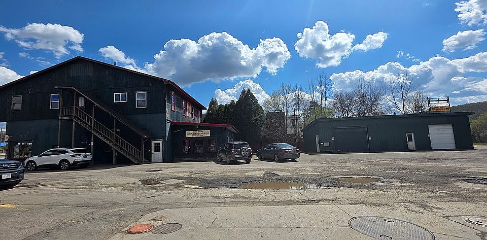 1st image of 28 Main St