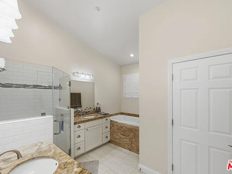 30429 Morning View Dr — Photo 21