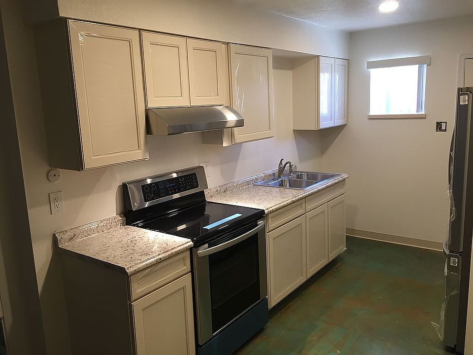 2nd image of 416 Georgia St SE