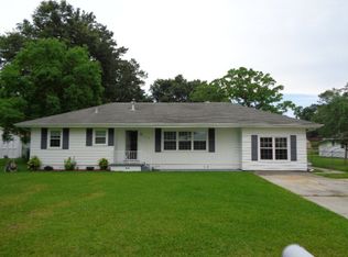 910 E Sycamore Rd, Picayune, MS 39466