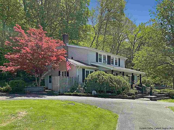3rd image of 3 Malden Ave