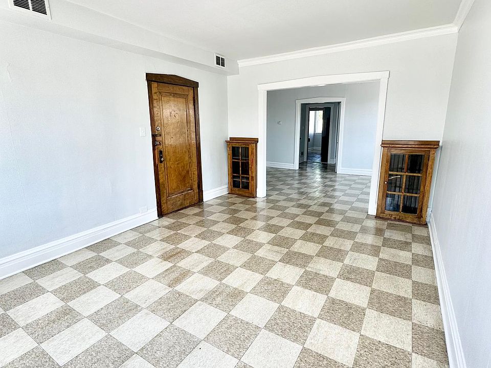 1st image of 2119 S 51st Ave #11