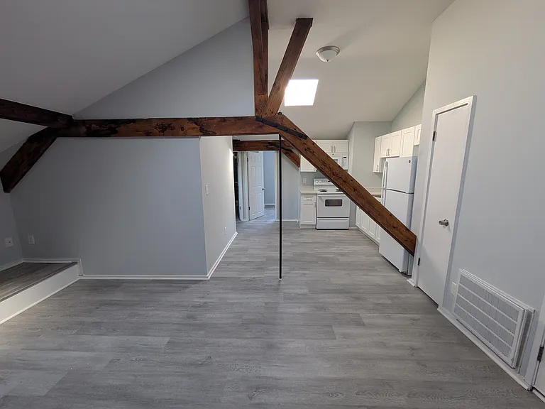 Franklin School Lofts — Photo 9