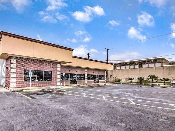 3rd image of 502 Center St