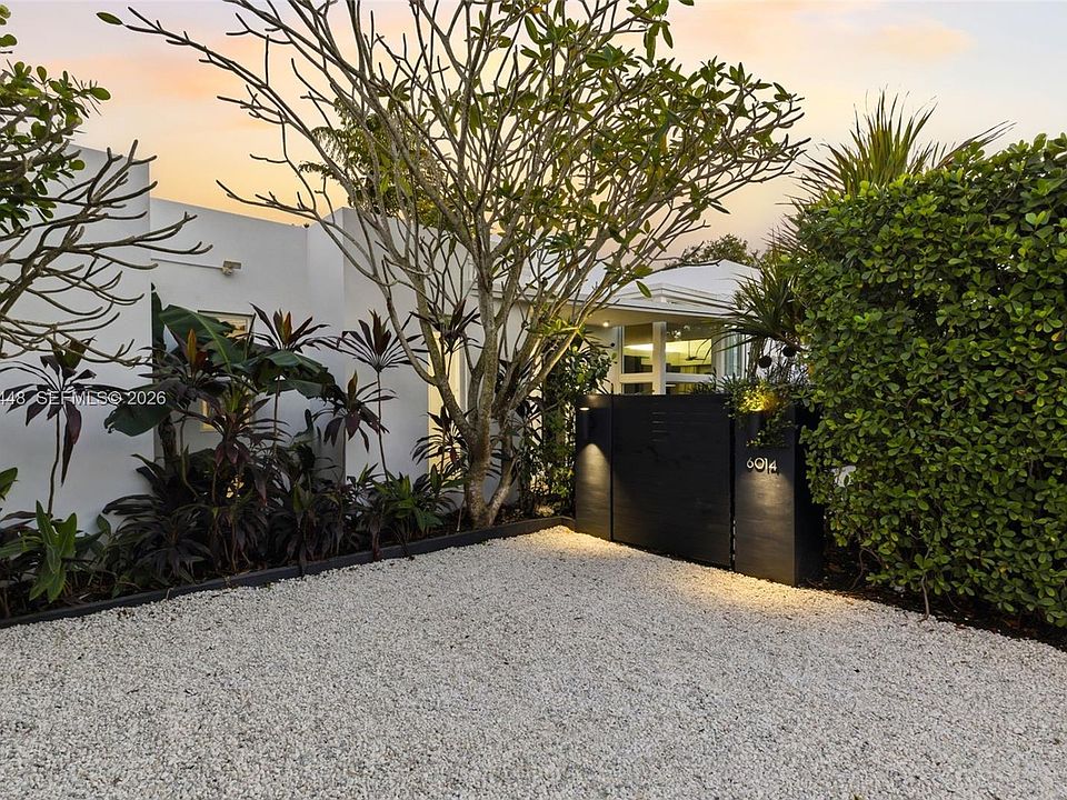 1st image of 6014 SW 22nd St