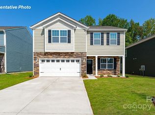 1382 6th St NE, Hickory, NC 28601