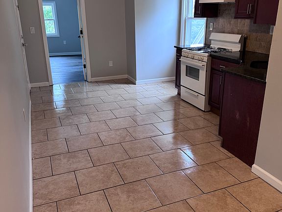 5th image of 132 Mapes Ave #3