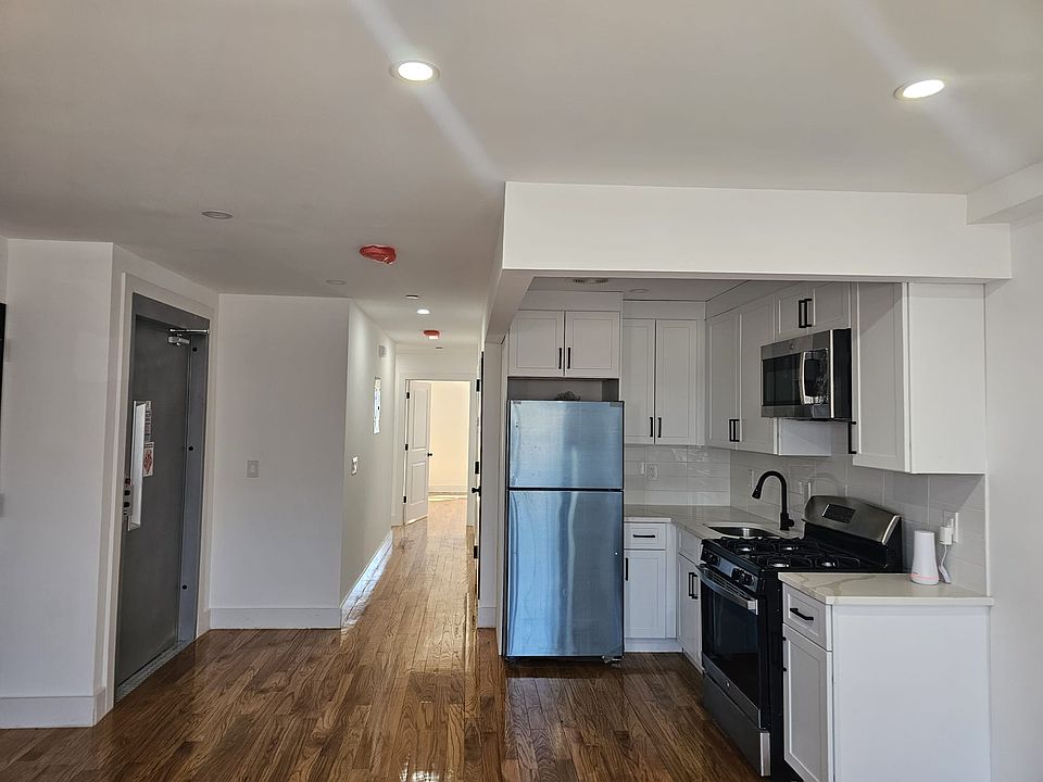 1st image of 7225 Hillmeyer Ave #1
