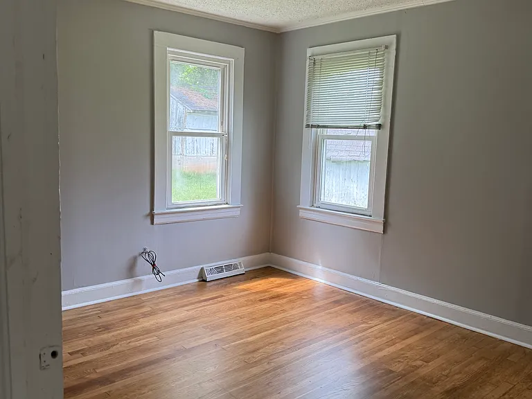 806 Garrison St — Photo 8