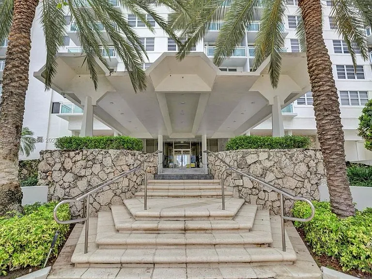 6917 Collins Ave #622 — Photo 2