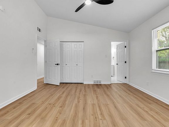 3rd image of 1778 Oakwood Dr