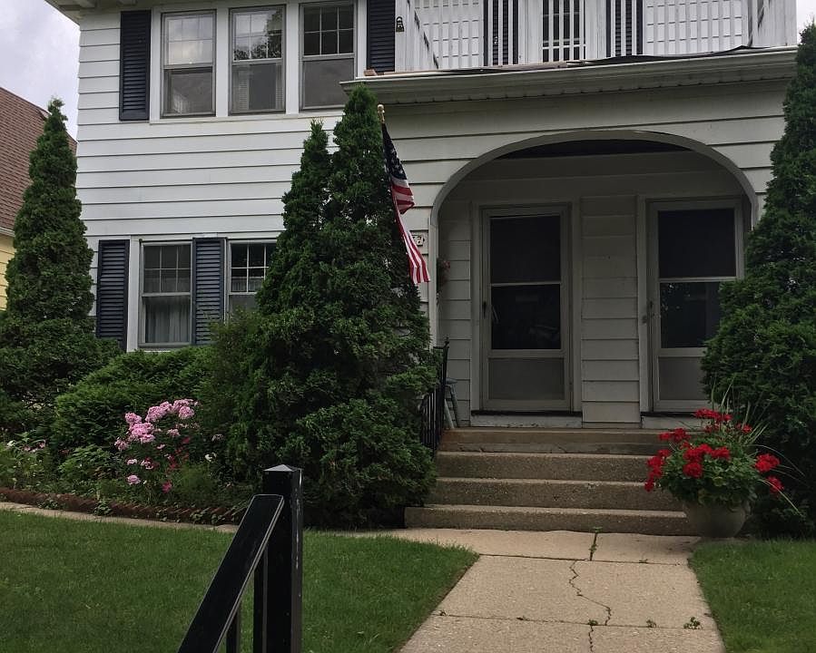 1st image of 3939 N Farwell Ave