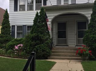3939 N Farwell Ave, Shorewood, WI 53211