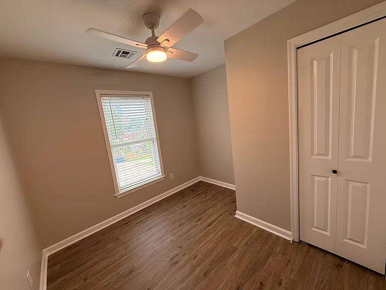 327 W Trinity Ave — Photo 26