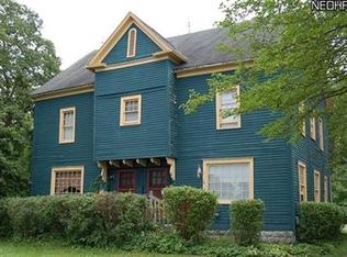 9 Maple St, Canfield, OH 44406