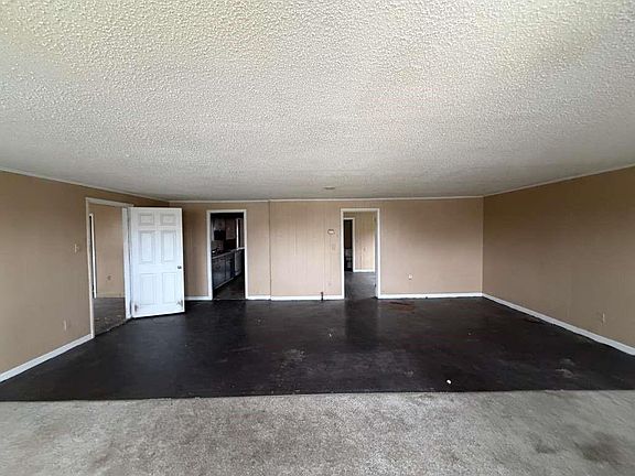 2nd image of 608 E Lee St