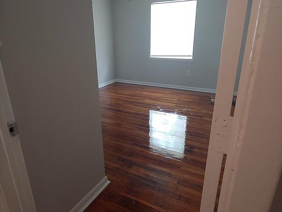 2nd image of 308 Oak St