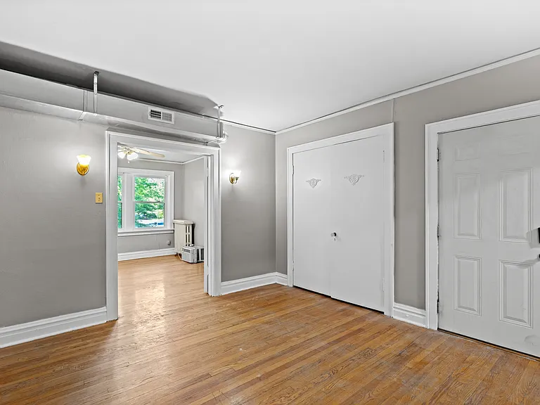 5618 S Grand Blvd — Photo 19