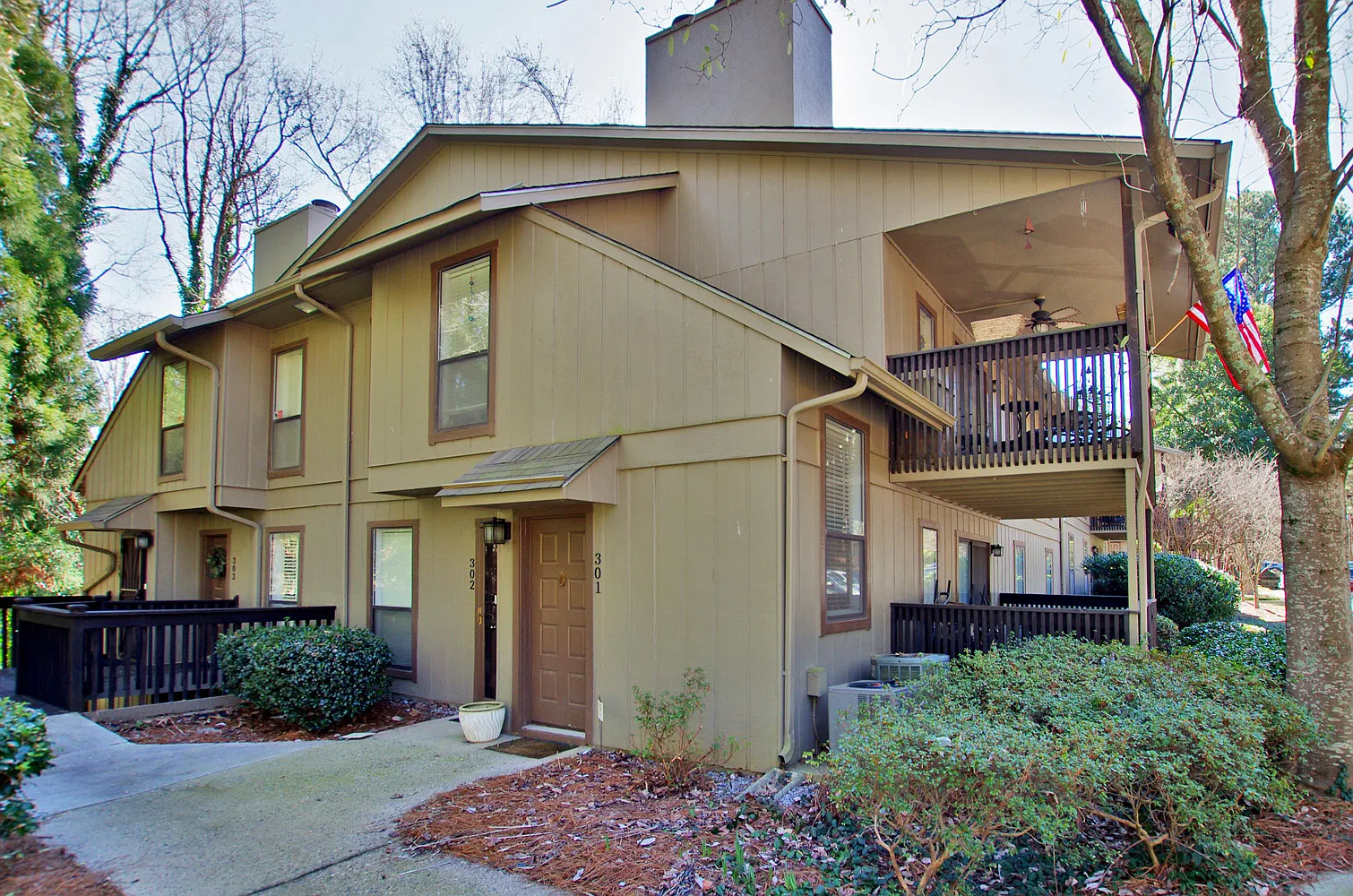 301 Cumberland Ct SE photo 1