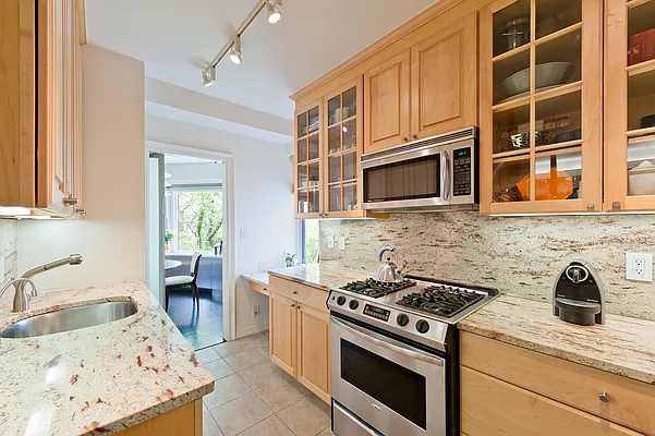 Sold by Sloane Square | media 23