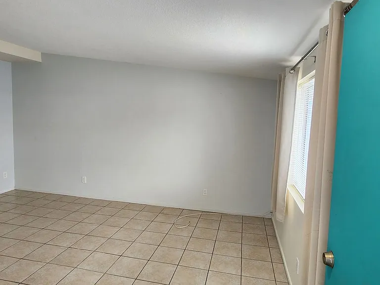 3319 N Dodge Blvd — Photo 19