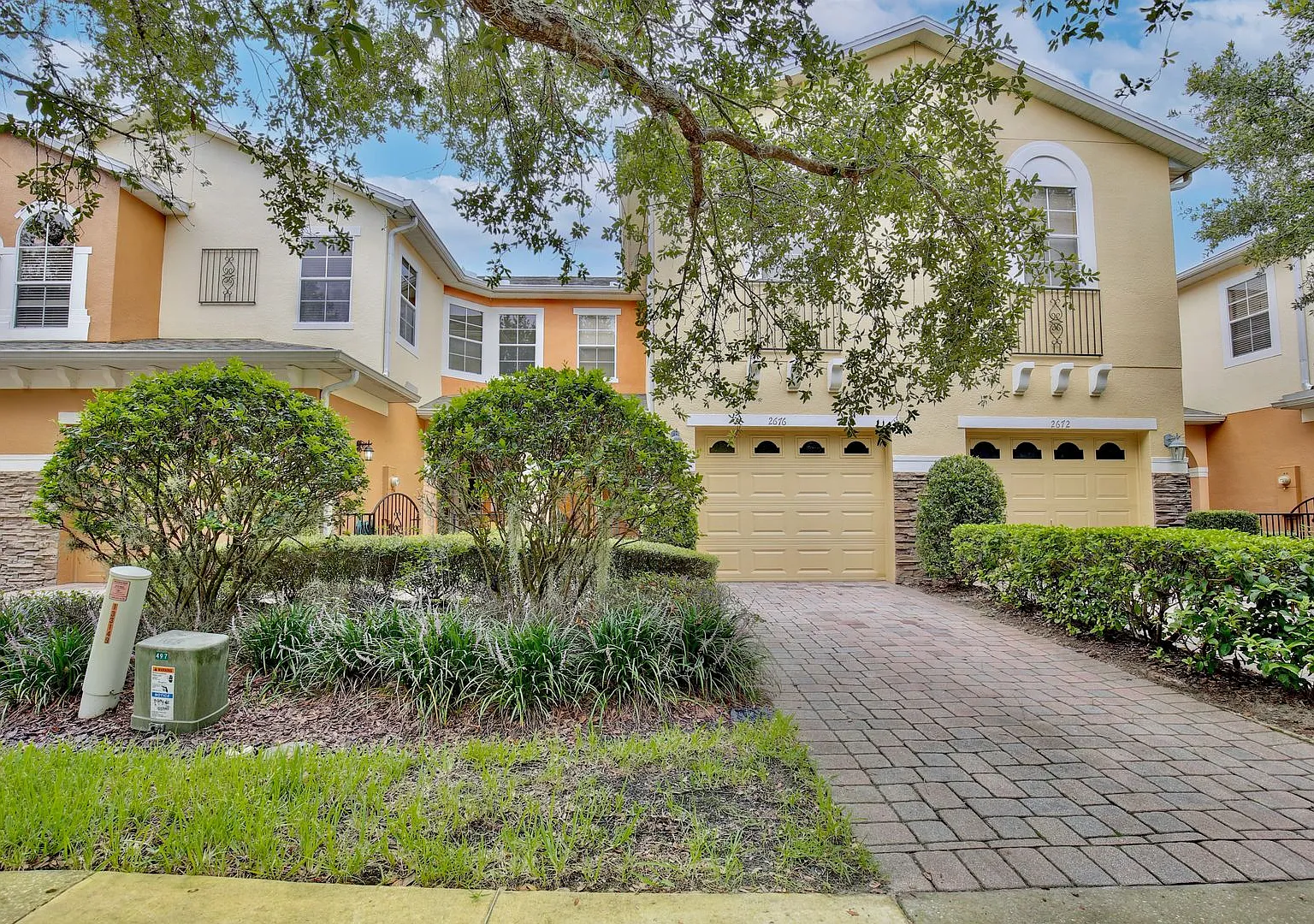Gorgeous 3/2.5 Spacious Townhome with 1 Car Garage Ideally Located in Clayton's Crossing - Oviedo! — Photo 1