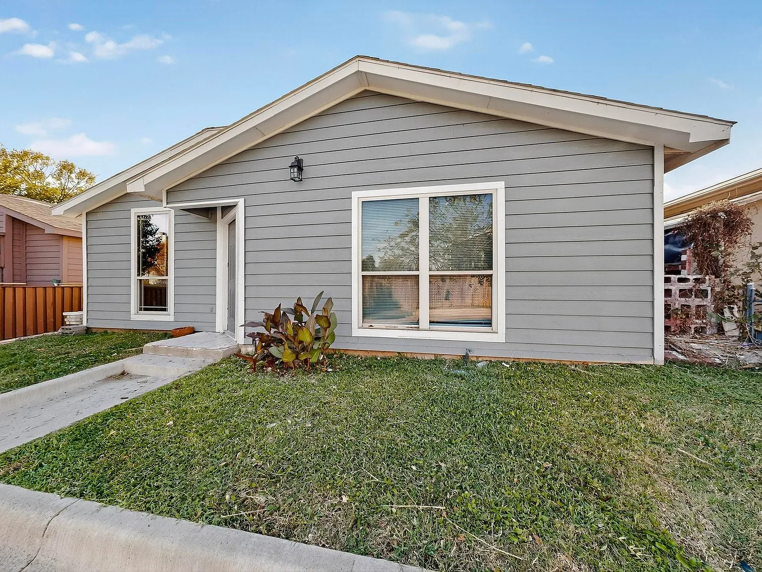 3 bed, 2.0 bath, 1084 sqft, $1,800 — Photo 1
