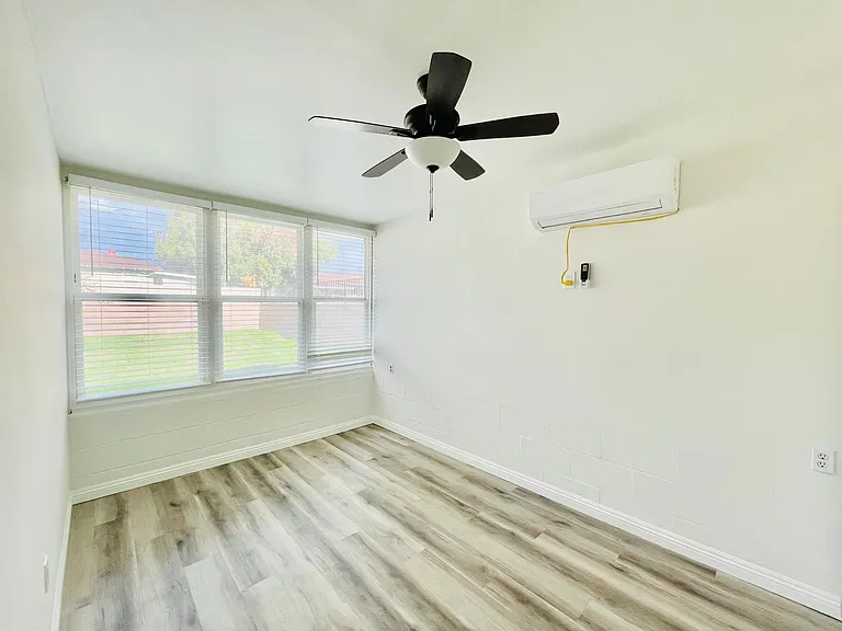 142 E Morgan St #B — Photo 13