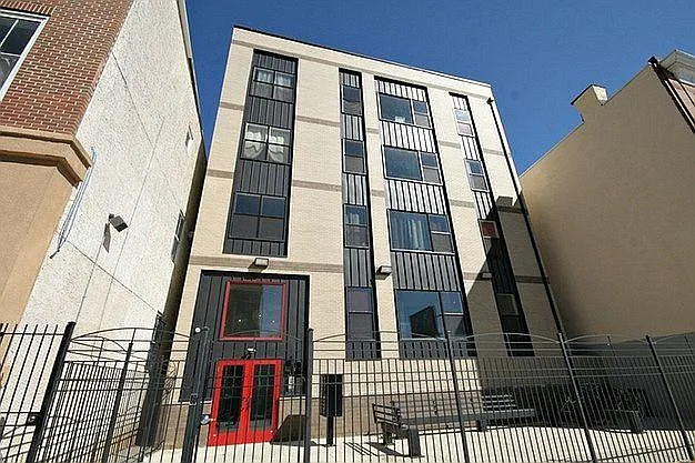 3 bed, 1070 sqft, $2,000 — Photo 1