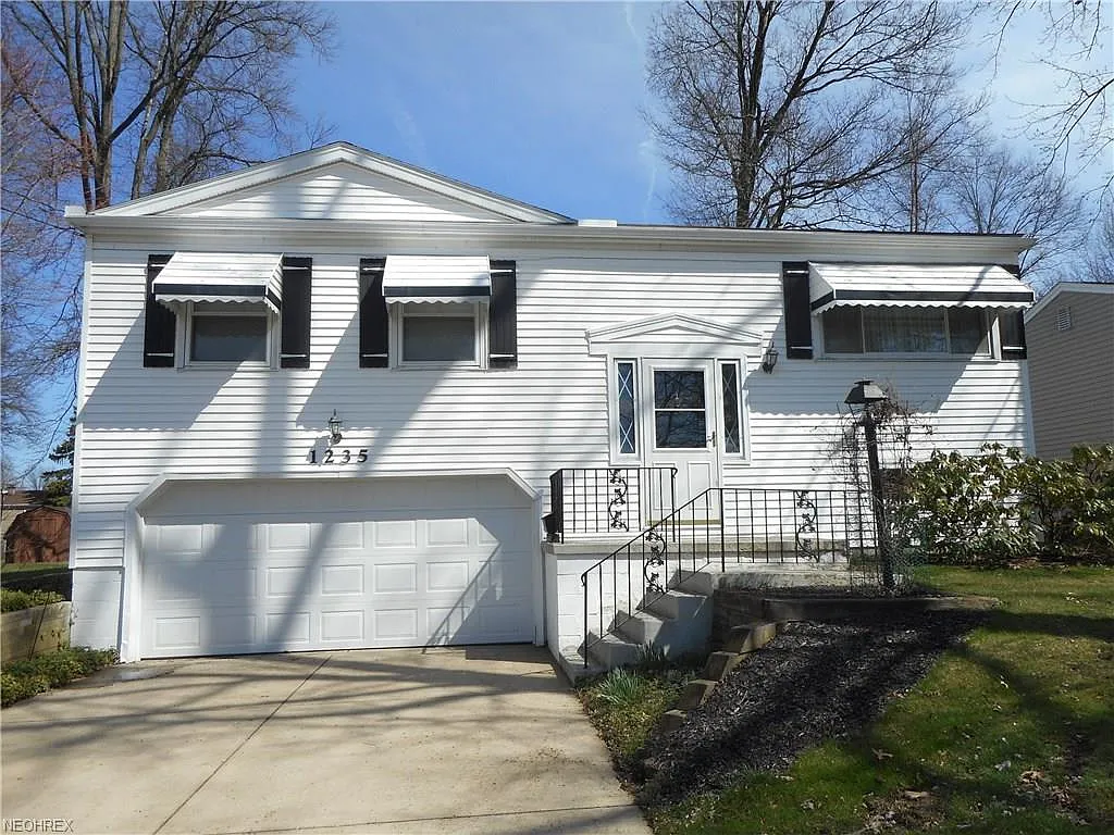 1235 Cavalcade Dr photo 1