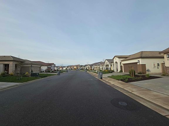 4th image of 5251 Peace Lily Ln