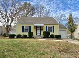 8122 Summit St, Kansas City, MO 64114