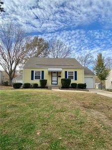 8122 Summit St, Kansas City, MO, 64114