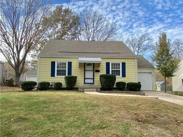 8122 Summit St, Kansas City, MO 64114