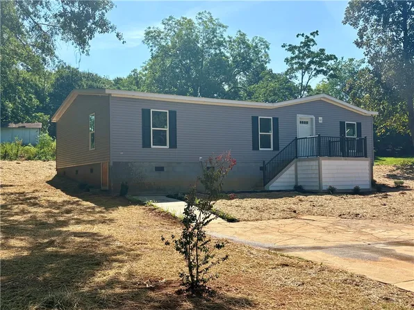 207 Elm St, Seneca, SC 29678