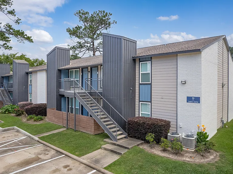 Estates at Cypress — Photo 12