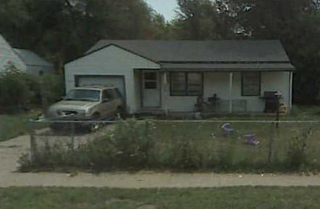 2nd image of 1322 N Poplar Ave