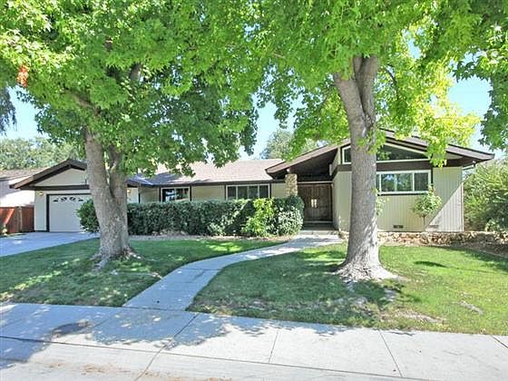 1st image of 654 Riverlake Way