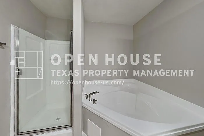 6826 Clover Walk Ln — Photo 10