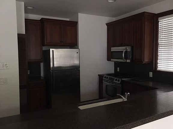 5th image of 136 NE 1st Ave