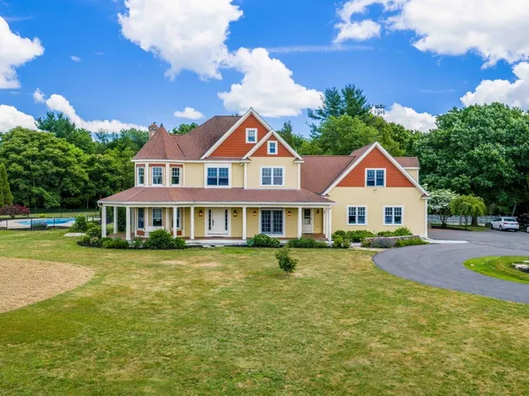 545 Hazel St, Uxbridge, MA 01569