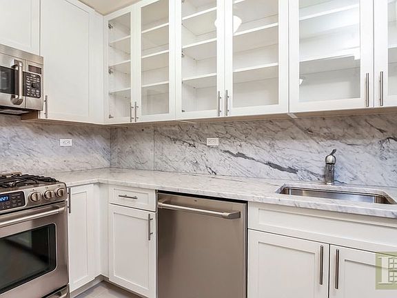 4th image of 165 W 66th St APT 9Z