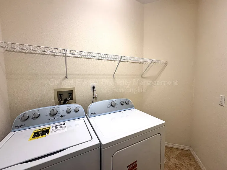 10118 Shortwood Ln — Photo 32