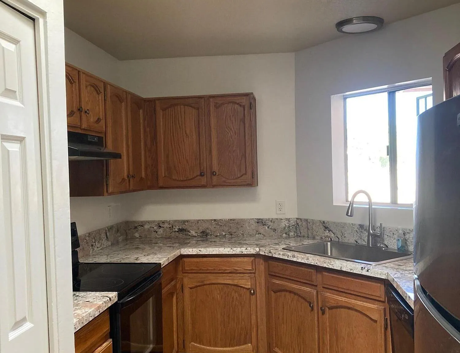 2 bed, 2.0 bath, 1060 sqft, $1,675 — Photo 3