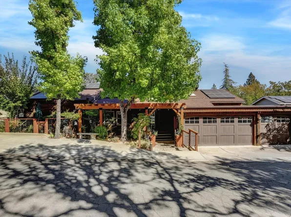19626 Explorer Dr, Penn Valley, CA 95946